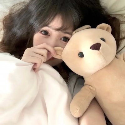 模仿女孩